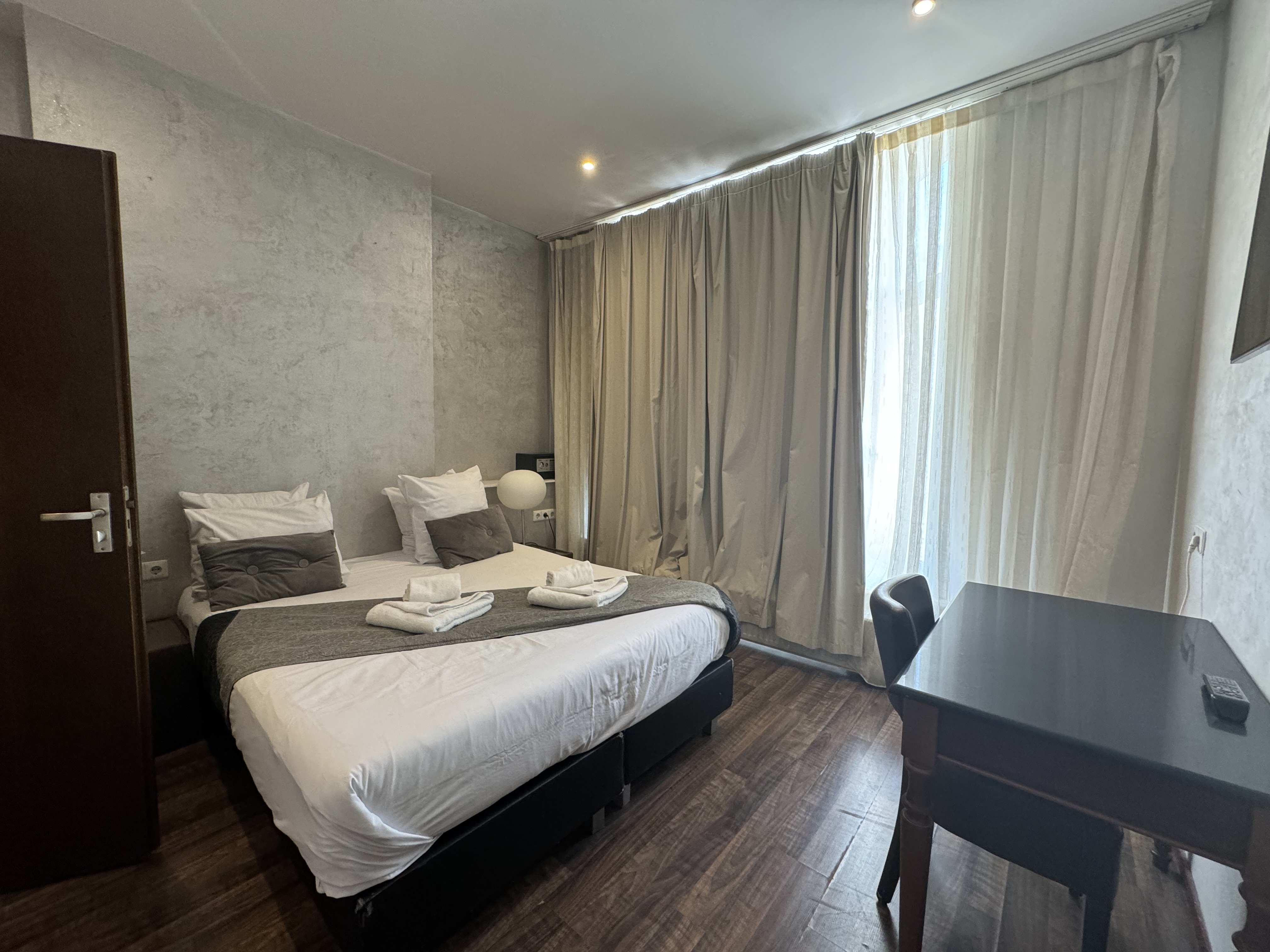 Standard, Double or Twin Bed