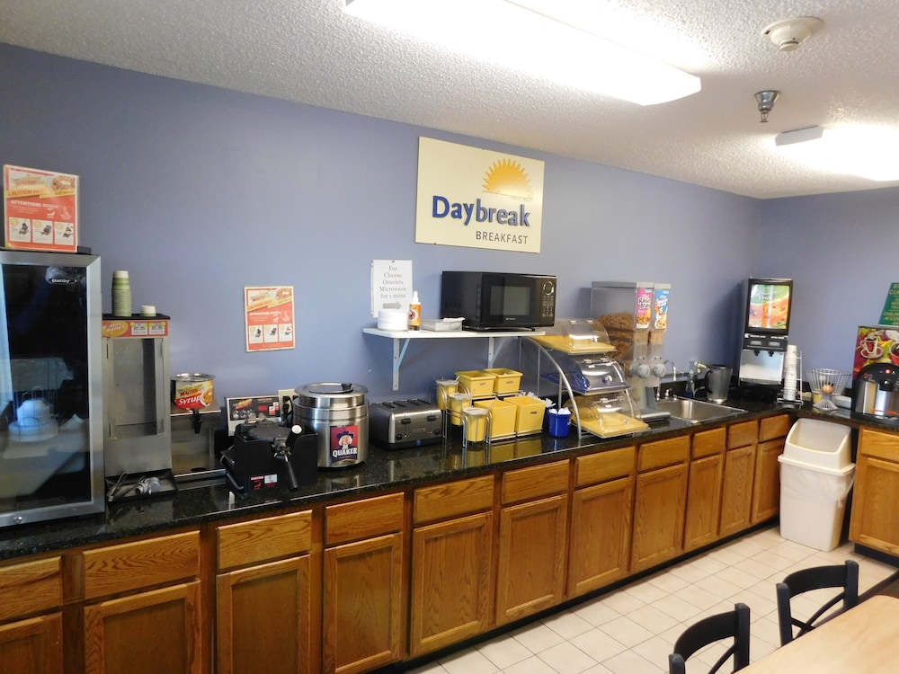 Days Inn by Wyndham Lexington NE 5/46