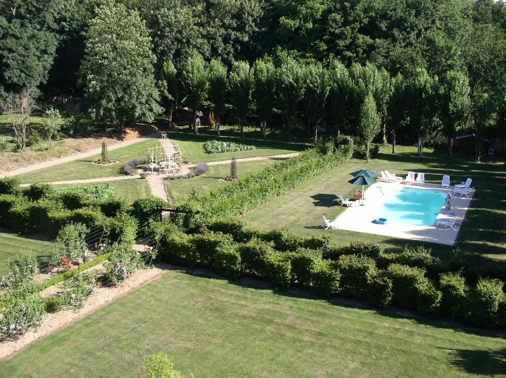 CHATEAU DE JALLANGES 54/61