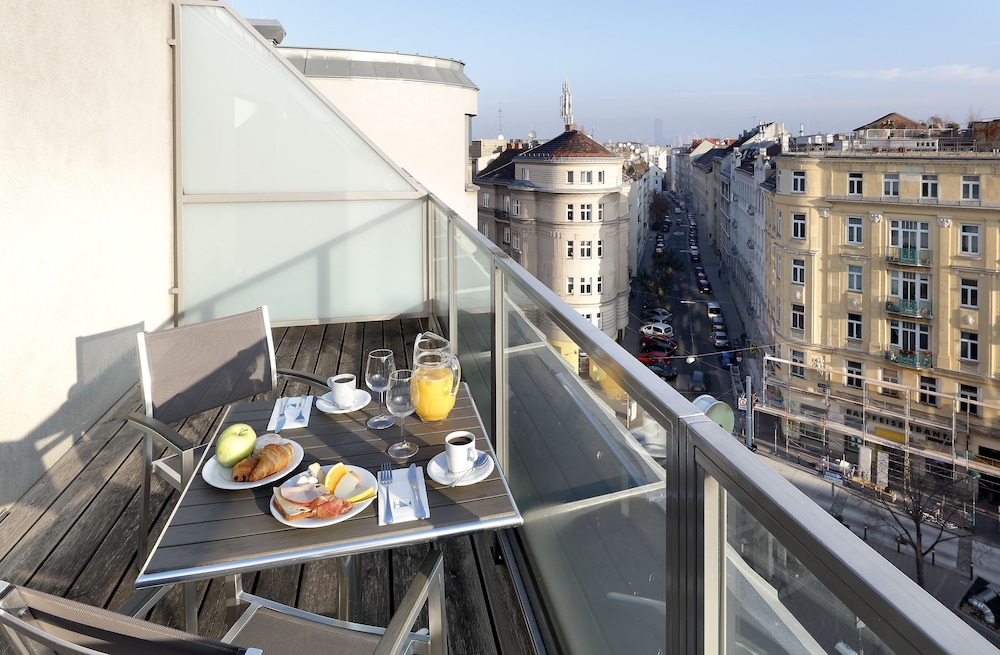 Eurostars Embassy 31/55