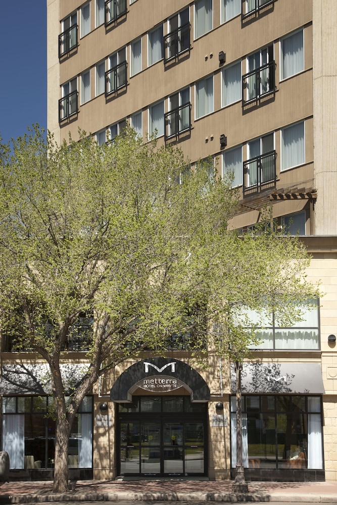 Metterra Hotel on Whyte 1/71