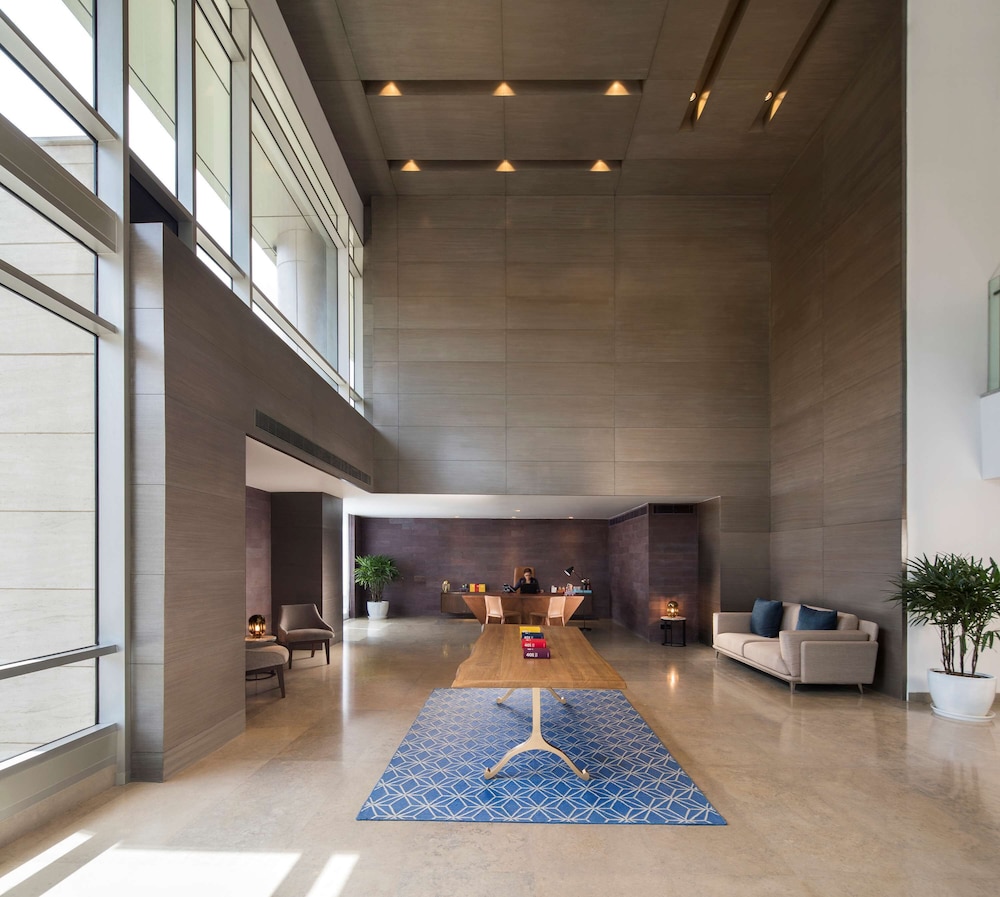 Andaz Delhi, by Hyatt 33/82