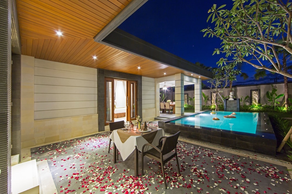 The Banyumas Suite Villa Legian 22/39
