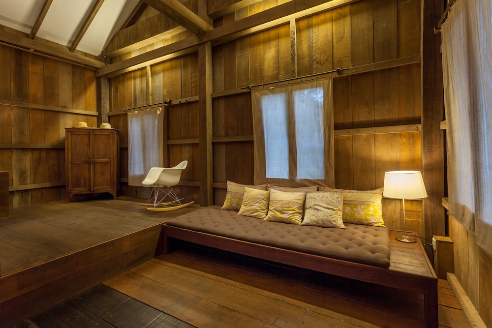 Sala Lodges 27/50