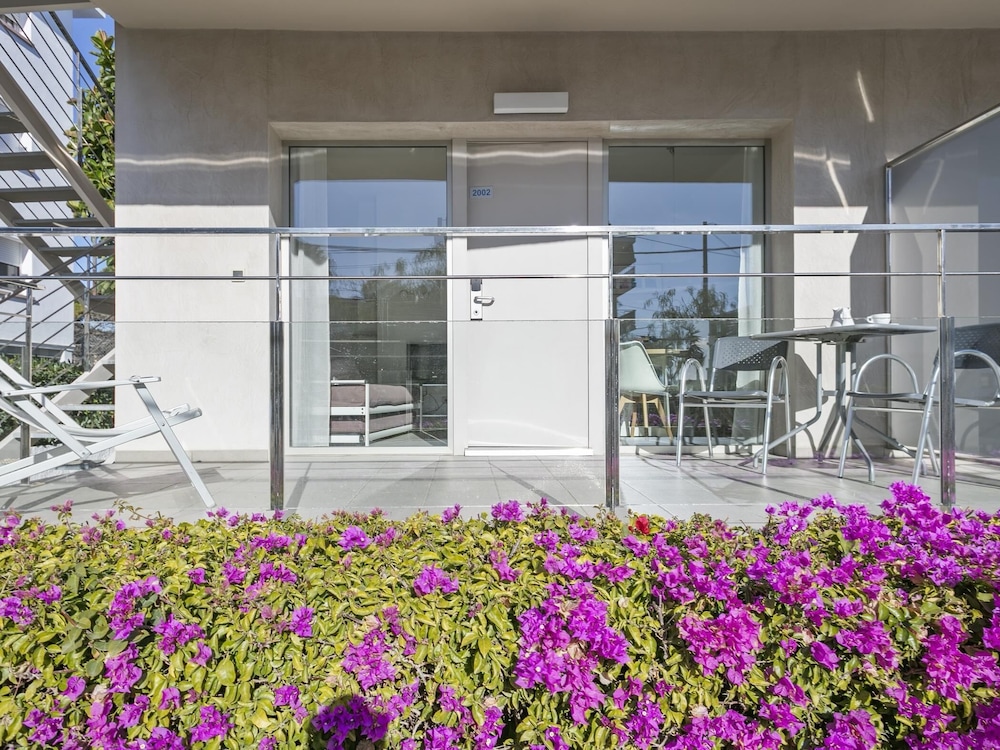 Castellmar Apartments 32/57