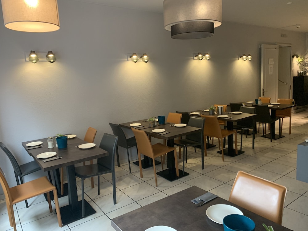 Hotel Restaurant Resslirytti 39/61