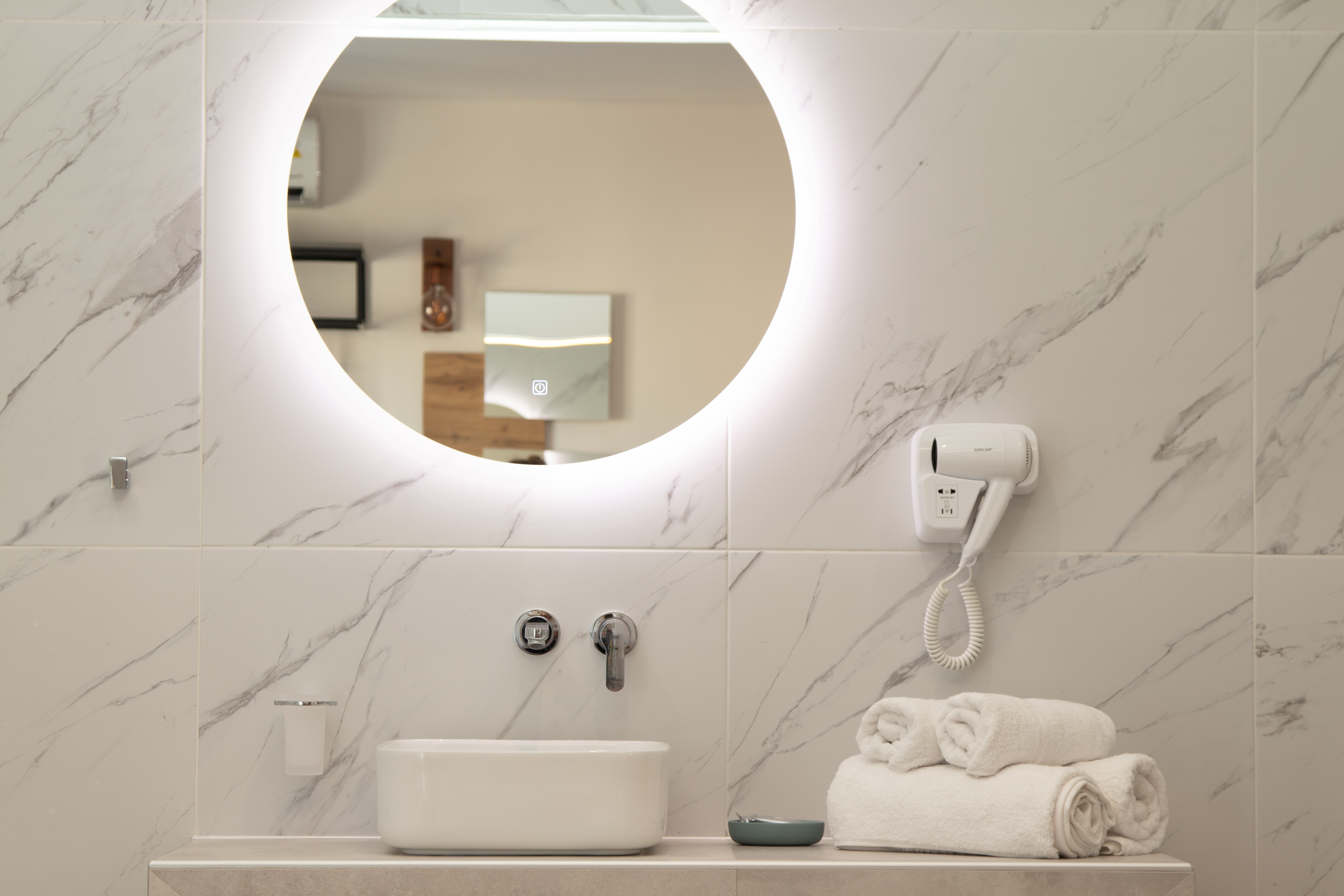 غرفة كومفورت ثلاثية بسرير مزدوج وسرير فردي، Dunlin Hotel Athens 6/6