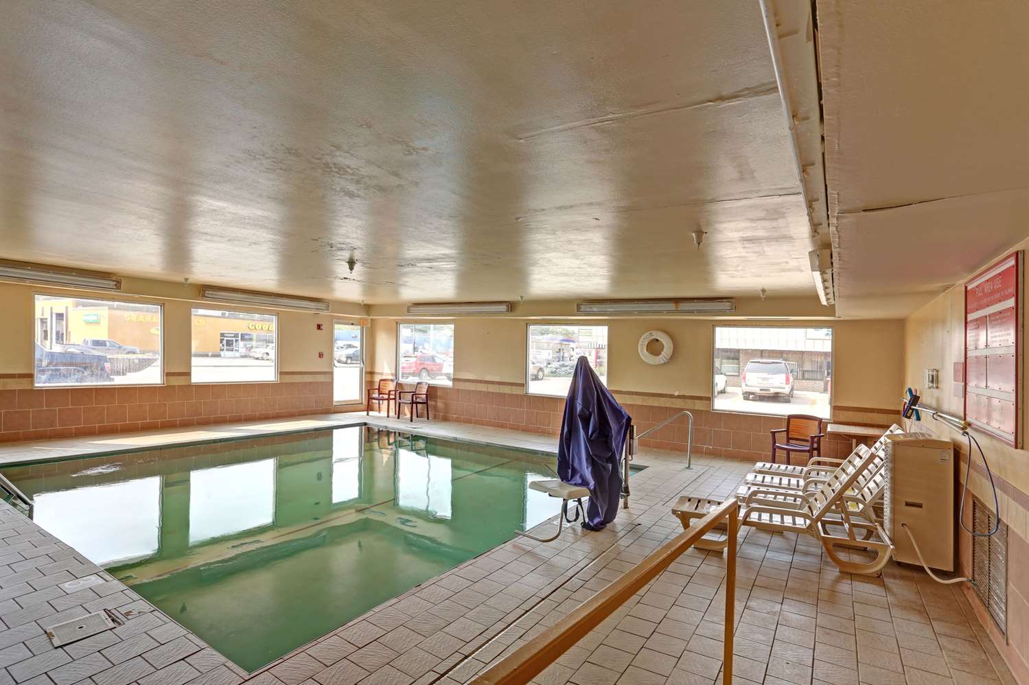 swimming pool spa
