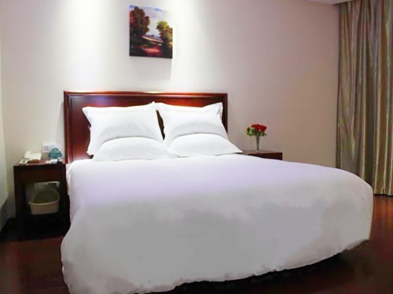 GreenTree Inn Shanghai Jiading Anting Motor City Express Hotel 27/35