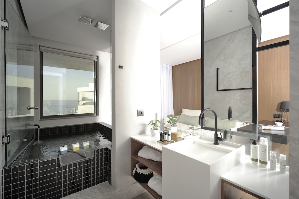 Dyo Suites 48/50