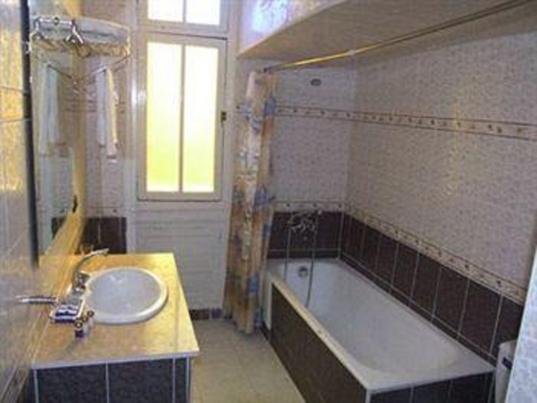 غرفة قياسية بسرير مزدوج