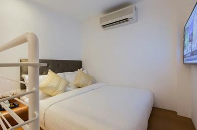 Loft, Queen Bed, No Window