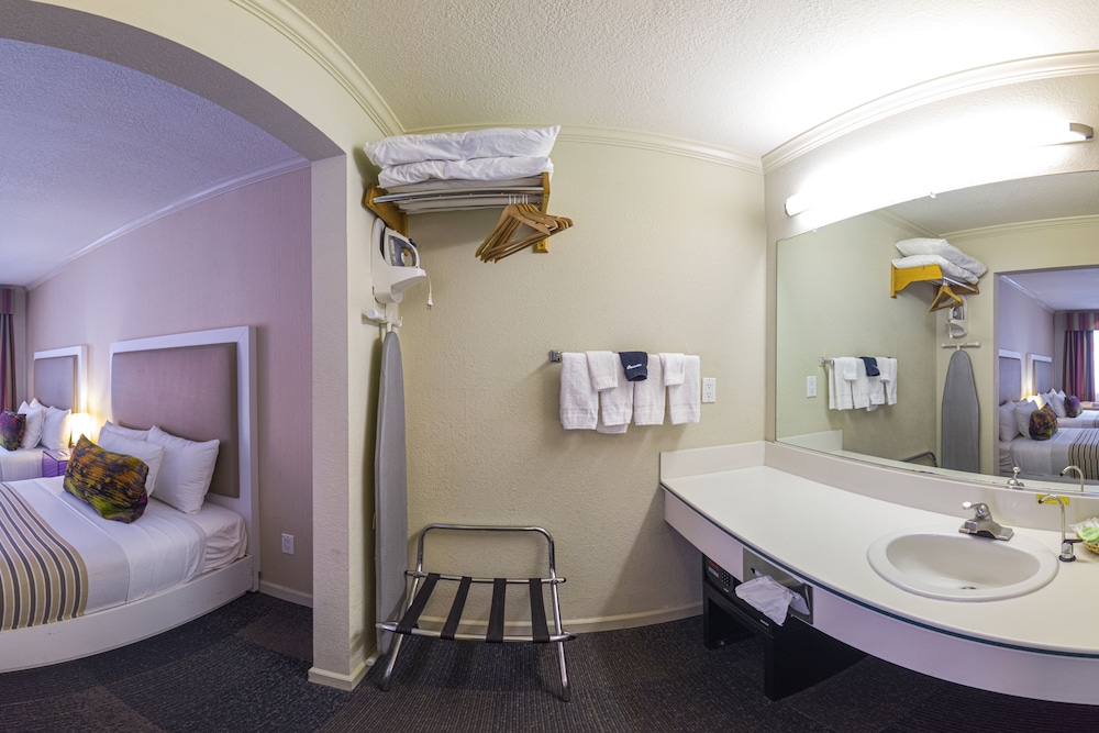 Inn At Golden Gate 25/51