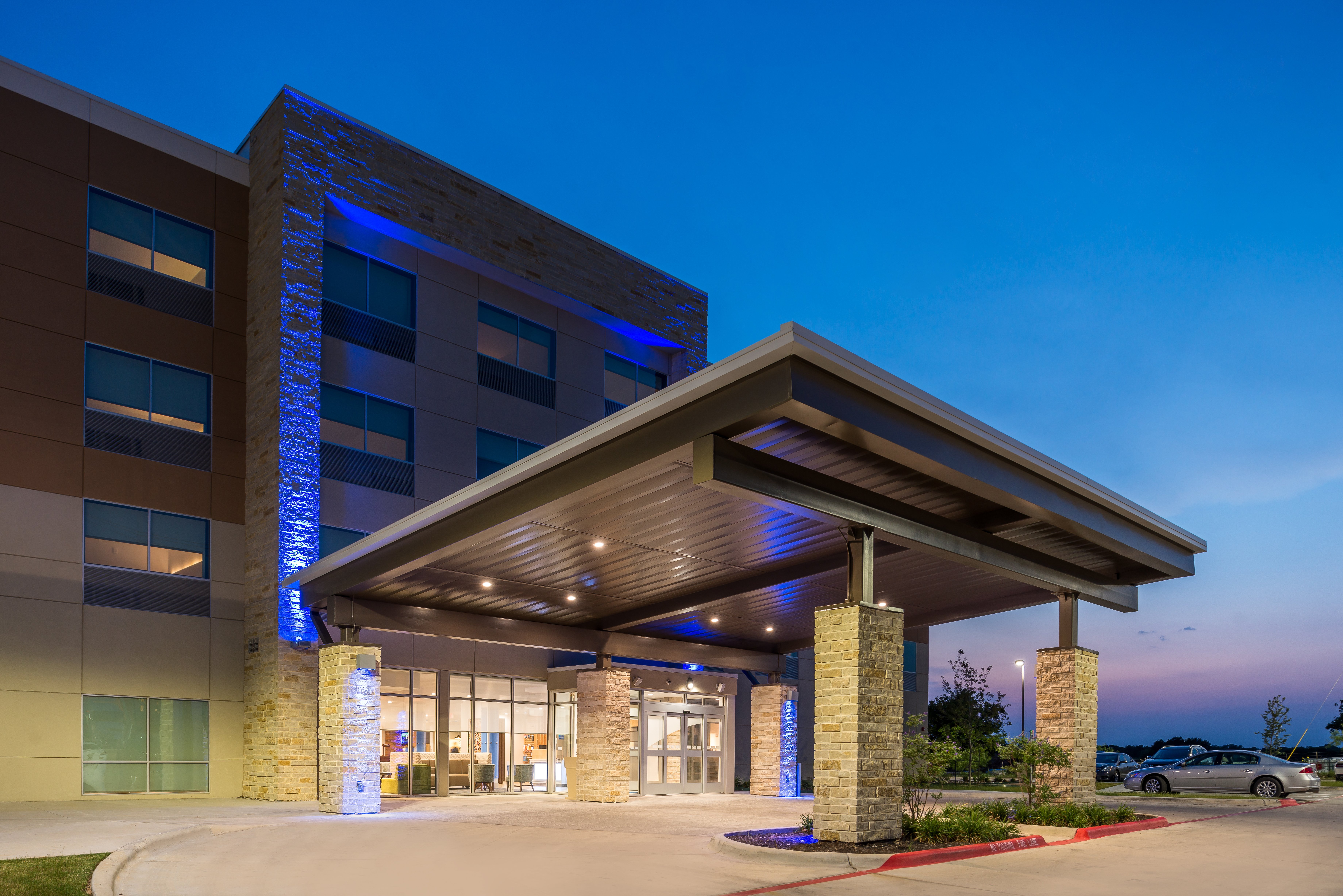 HOLIDAY INN EXPRESS EARLY 2/34