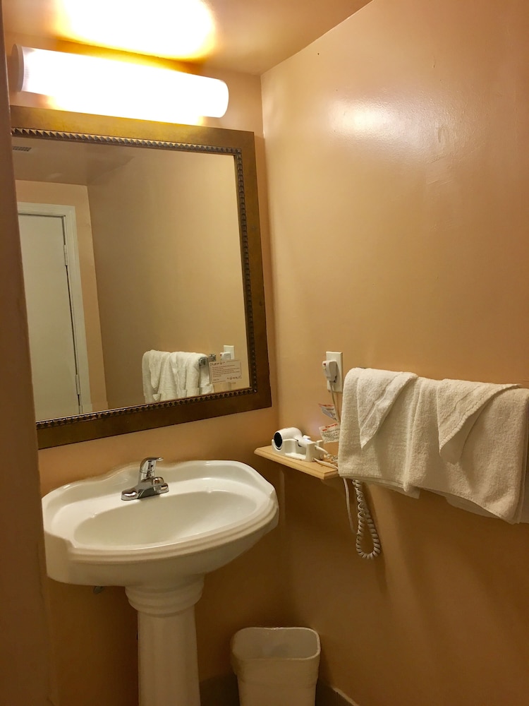 Midtown Inn 45/54