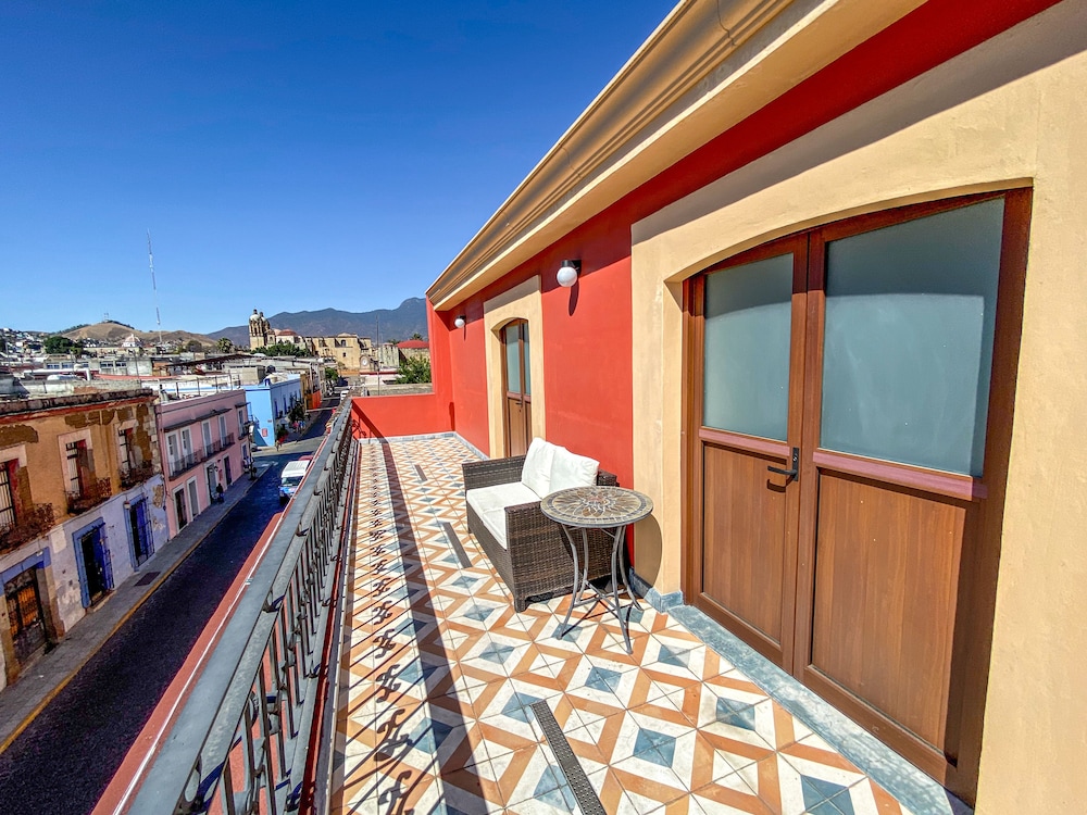 Hotel Casa Antigua 7/69