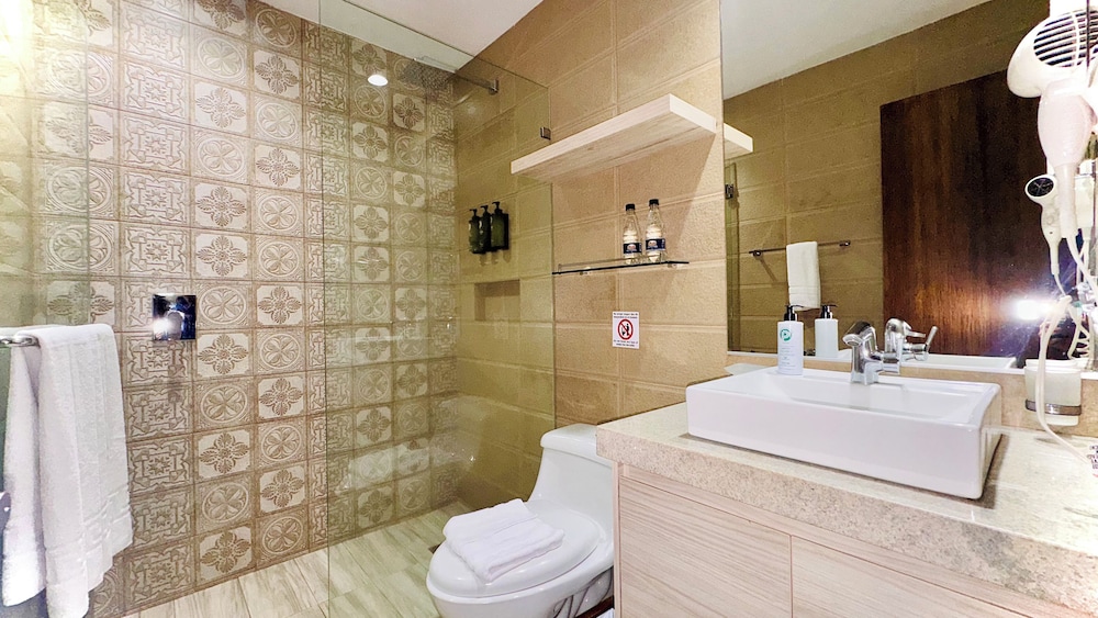 Hotel Puerto Pacifico Guayaquil Airport 48/50