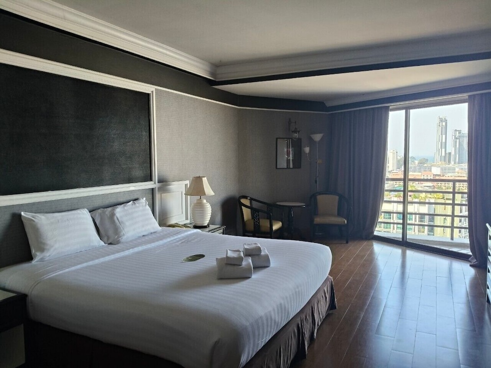 First Pacific Cirrus Hotel 24/50