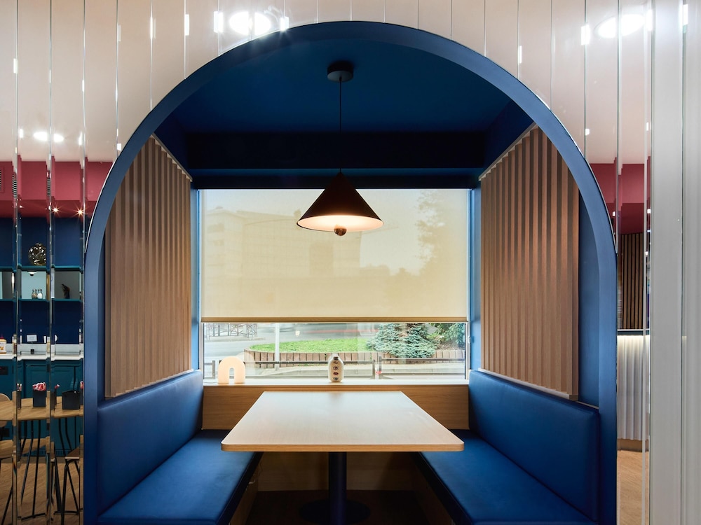 restaurant cafeteria