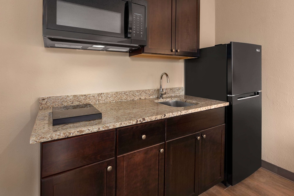 Wingate by Wyndham Troy 47/50