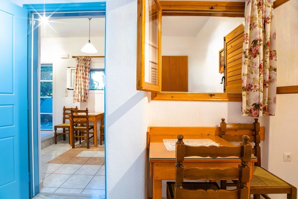 Kontaratos Studios & Apartments 28/50