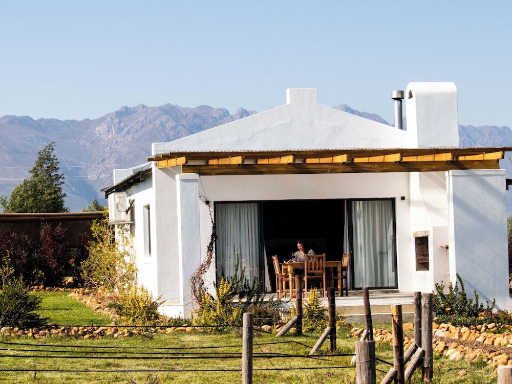 Duikersdrift Winelands Country Escape 2/50