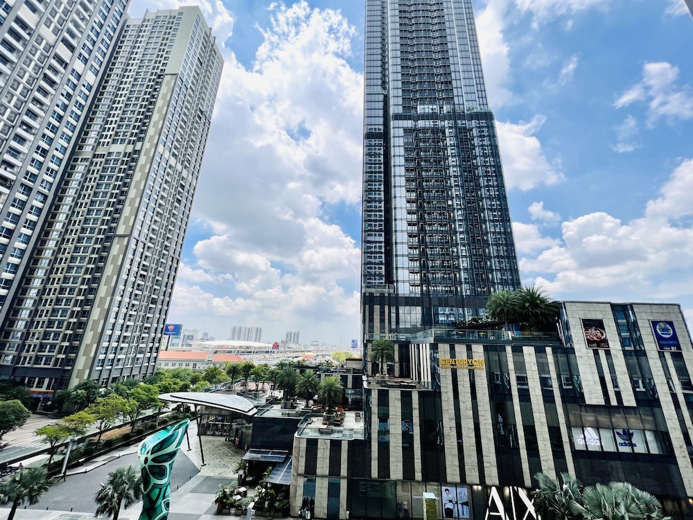 Homes By Christine Vinhomes Central Park 4/50