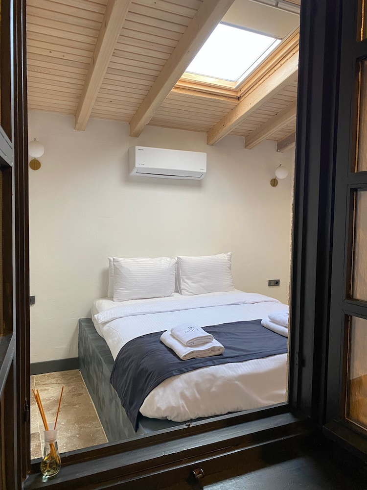 Lale Lodge Hotel 12/43