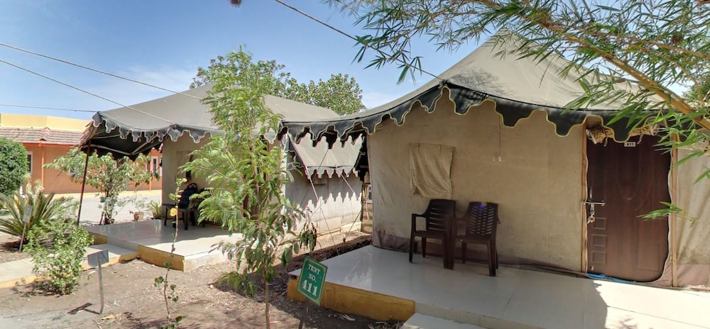 Gir Jungle Lodge 37/38