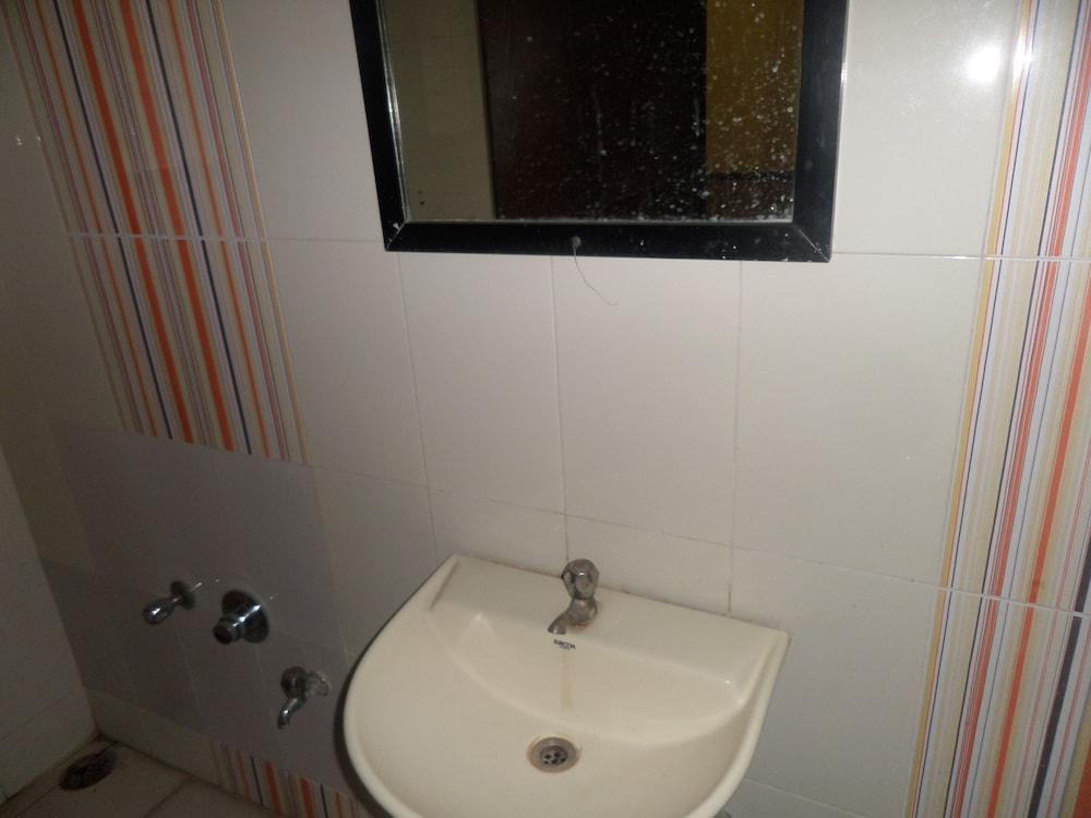 Tourist Home Lodging 34/36