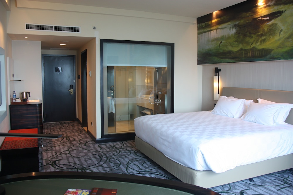 Grand Mercure Maha Cipta Medan Angkasa 19/69