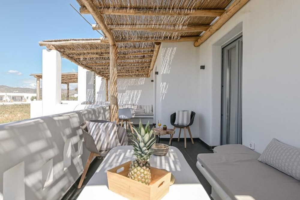 White Cocoon Exclusive villas 51/68
