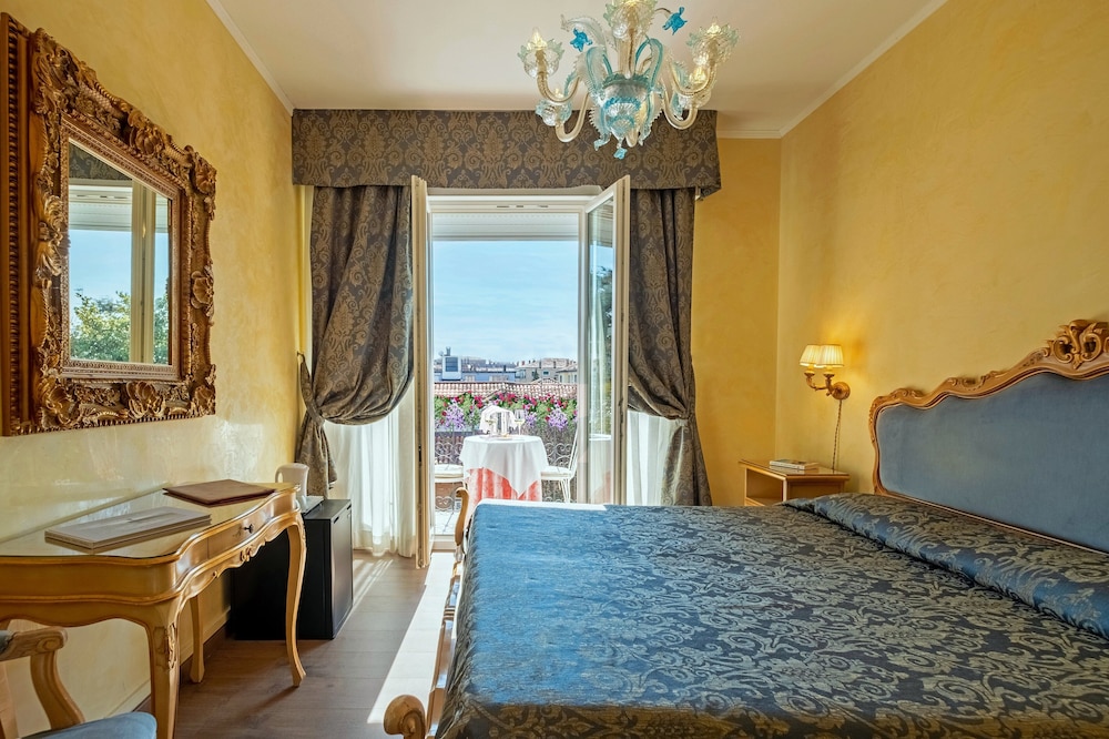 Rigel Hotel 23/73