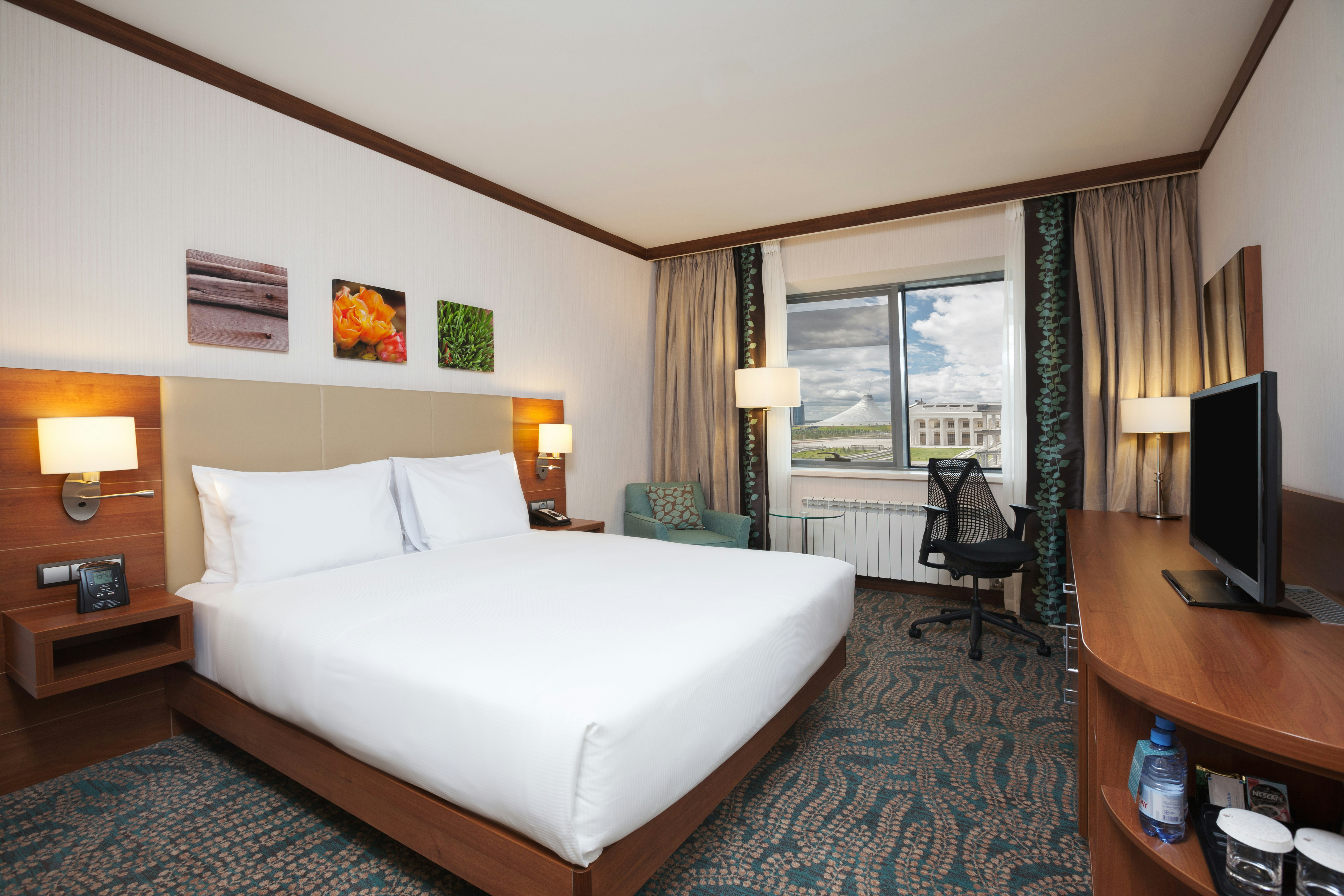 ROOM, KING BED