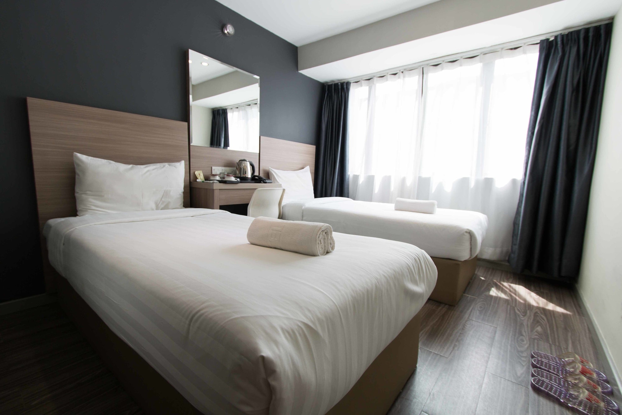 ROOM, SINGLE, TWIN BEDS