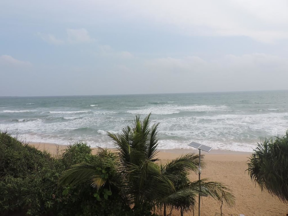 Sea View Beach Hotel 36/47