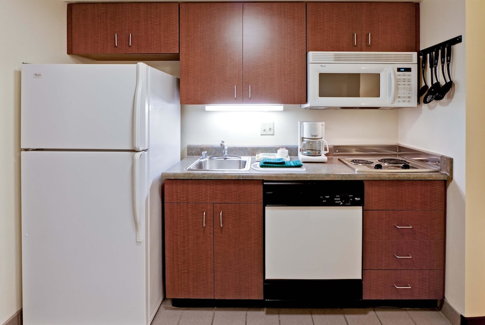Hawthorn Suites By Wyndham Louisville East 19/25