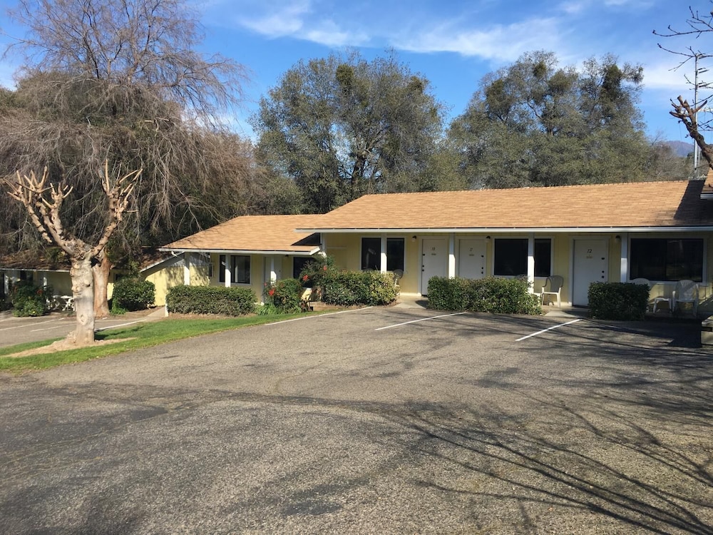 Lazy J Ranch-Americas Best Value Inn 11/52