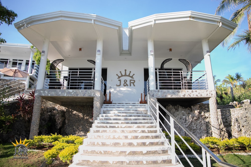 J&R Residence 10/67