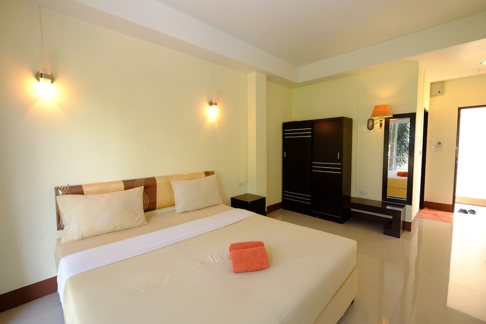 The Room Hotel 23/50