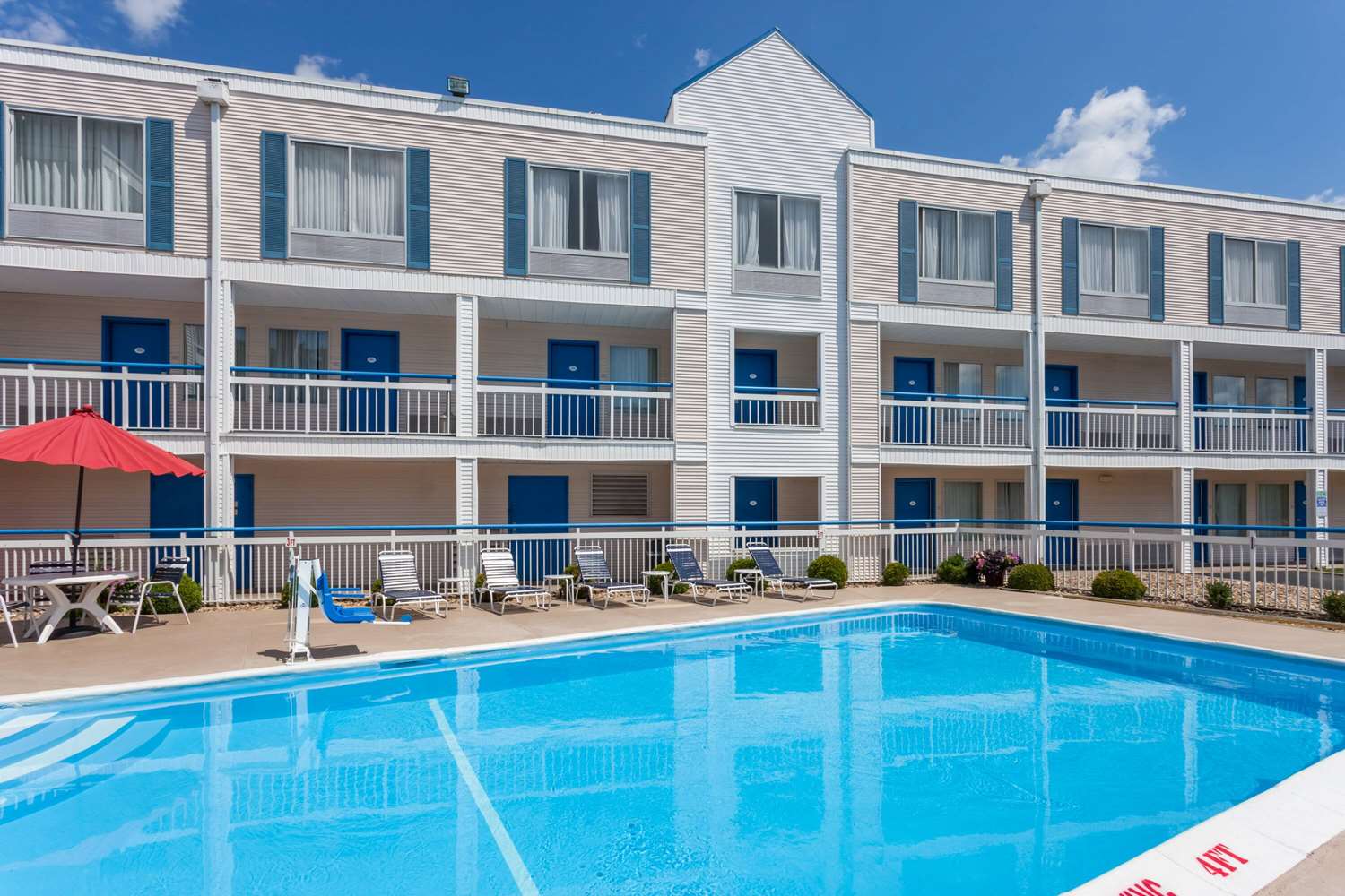 Baymont By Wyndham Peoria 3/22