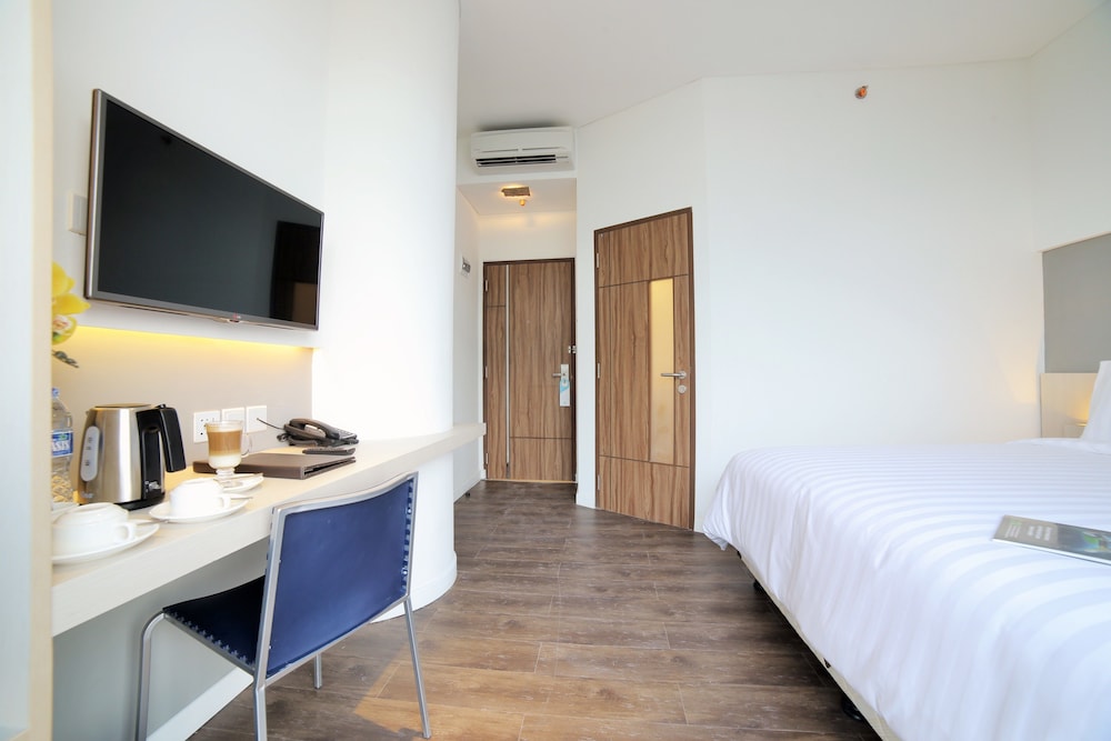 Ozone Hotel Pantai Indah Kapuk 8/25