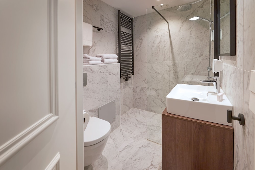 2 BEDROOMS, EXCLUSIVE, PENTHOUSE, CITY VIEW
