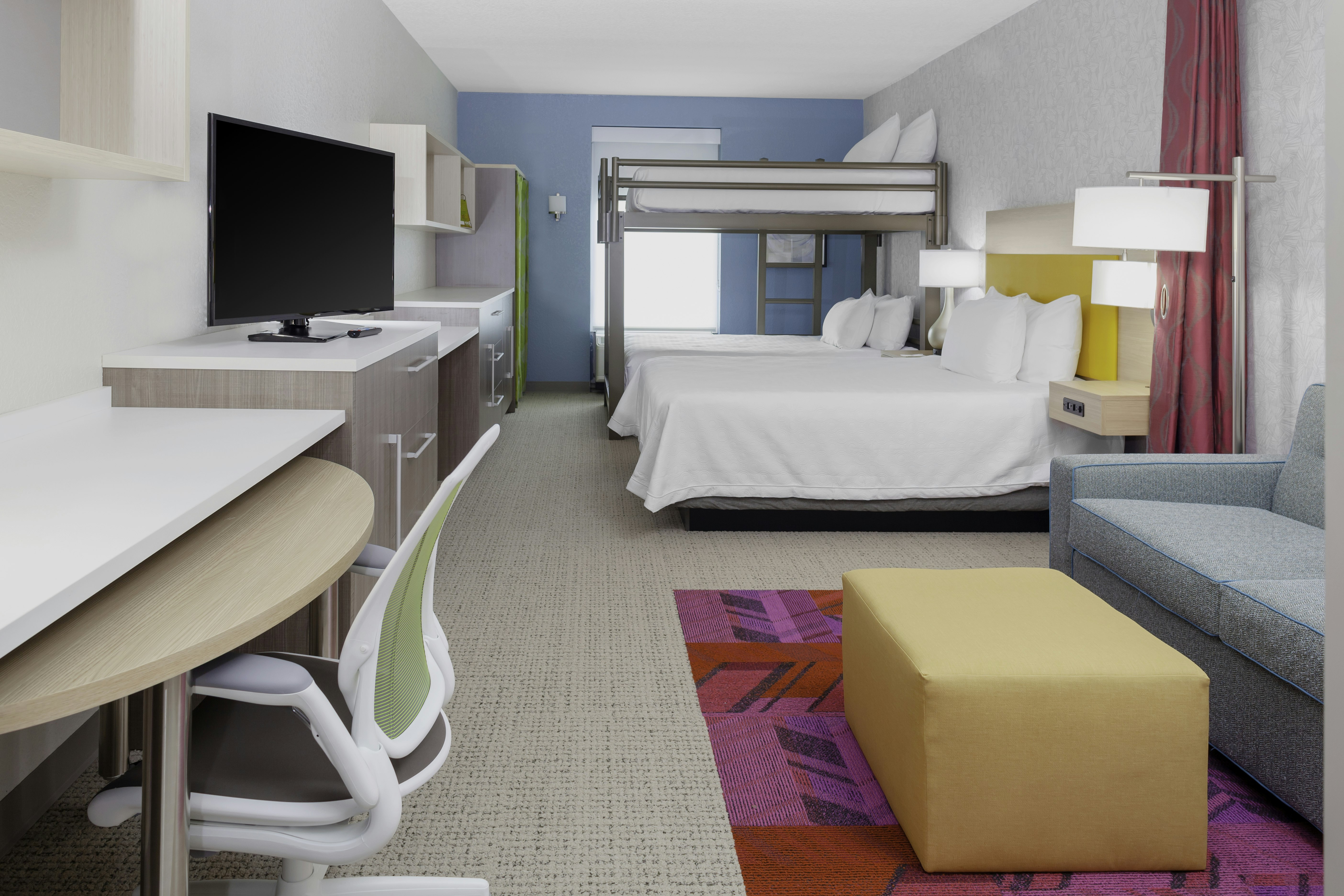 STUDIO, 2 QUEEN BEDS