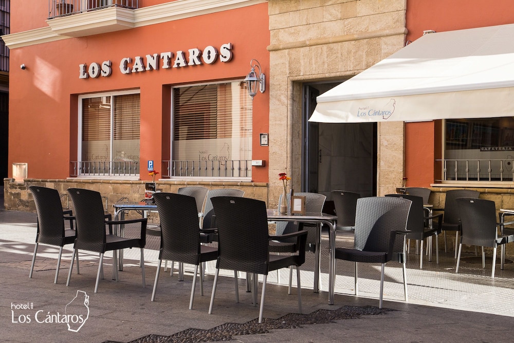 Los Cantaros 51/71