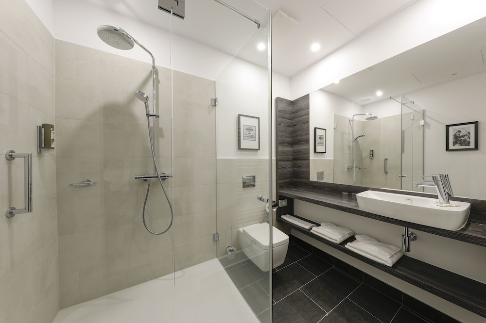 Airporthotel Berlin Adlershof 12/75