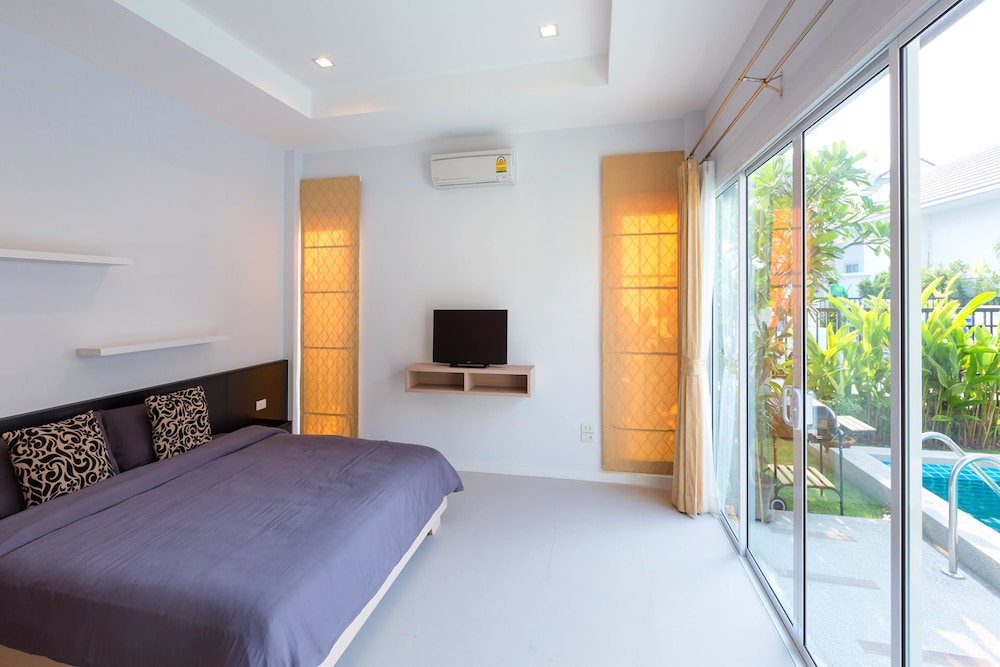 2 Bedrooms, Garden Pool, Villa, King and Queen Bed