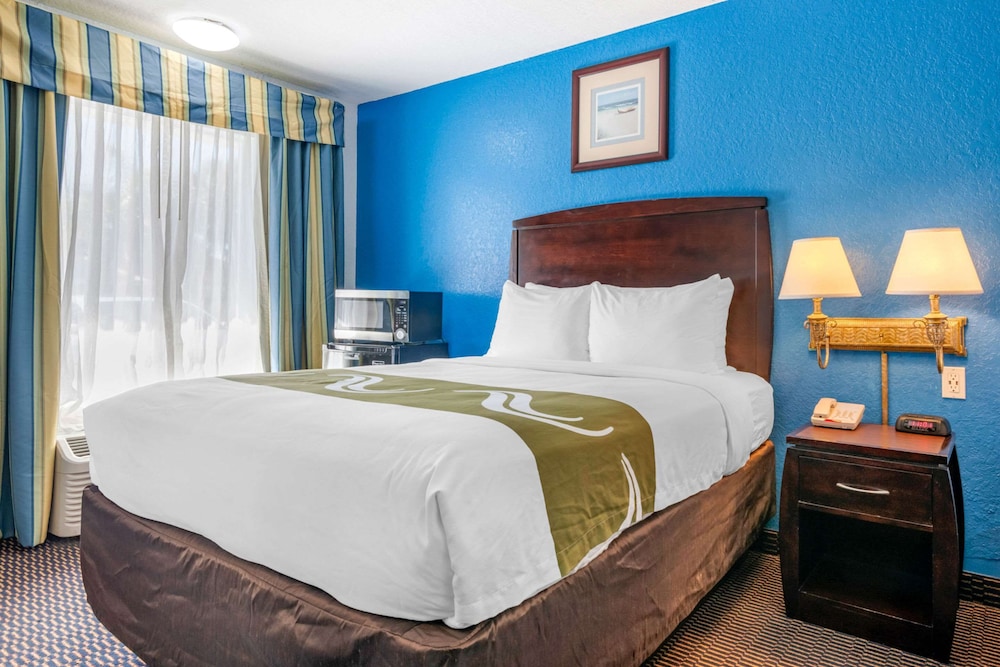 Quality Inn Sarasota North Near Lido Key Beach 11/30