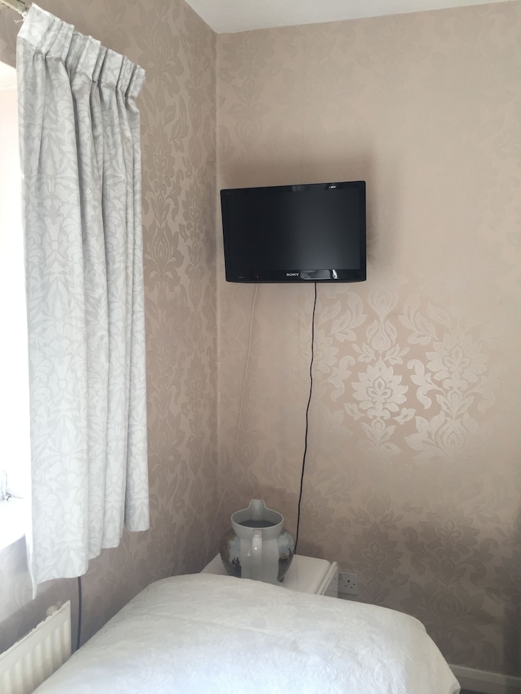 Edgware Bed and Breakfast 17/34