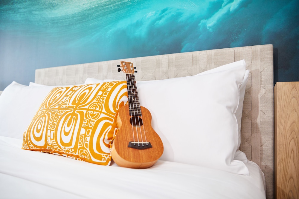 OUTRIGGER Waikiki Beachcomber 40/75
